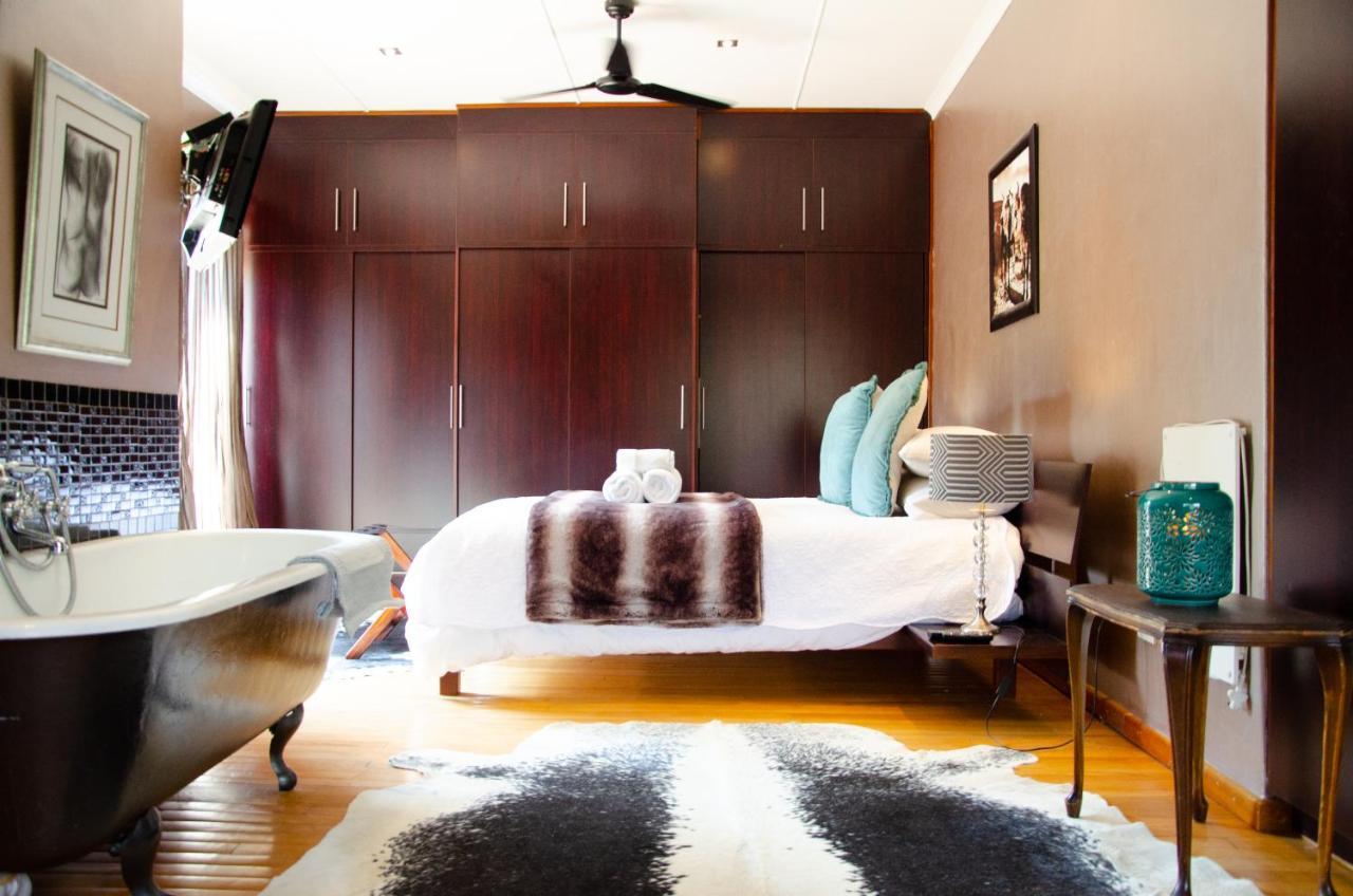 Desert Dew Guest House Hutchinson Экстерьер фото