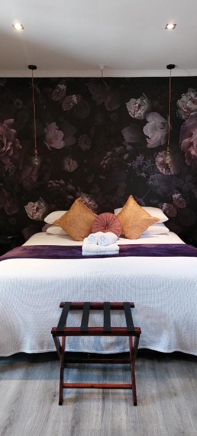 Desert Dew Guest House Hutchinson Экстерьер фото